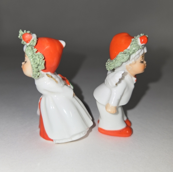 🎅🎅🎅 RARE Vintage Napcoware Bone China Christmas Kissing Angels Figurines (2) - Picture 5 of 9